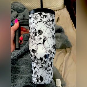 Hydrapeak skull 40oz voyager